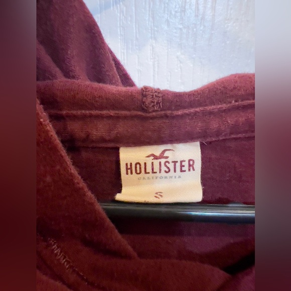 Hollister burgundy 100% cotton long sleeve tee with hoodie. Size S. - Picture 4 of 5